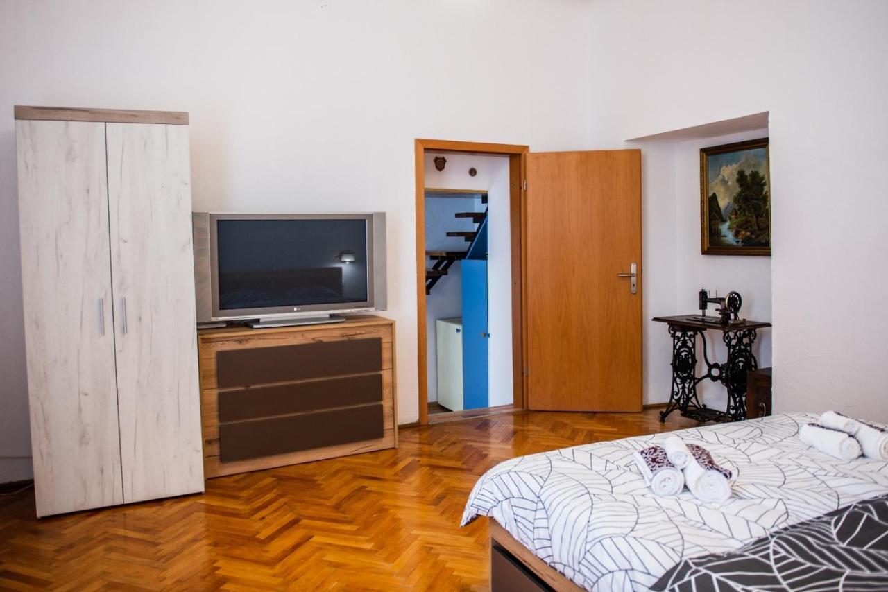 Troll'S House Apartment Sibiu Luaran gambar