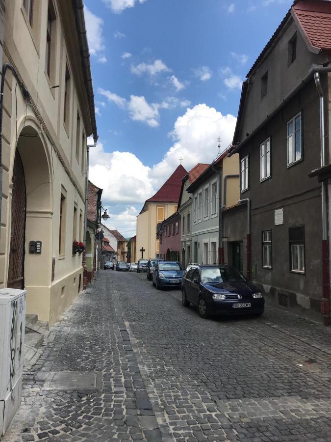 Troll'S House Apartment Sibiu Luaran gambar
